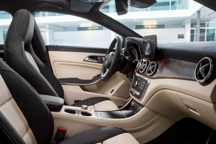  Mercedes-Benz CLA250 4Matic Shooting Brake 2016 года  (фото 18 из 19)